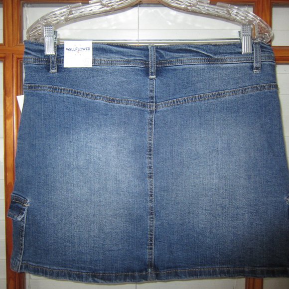 Wallflower Cargo Y2K Skirt Feisty Curvy Low Rise Slim Flare Insta Stretch NEW - Picture 6 of 8